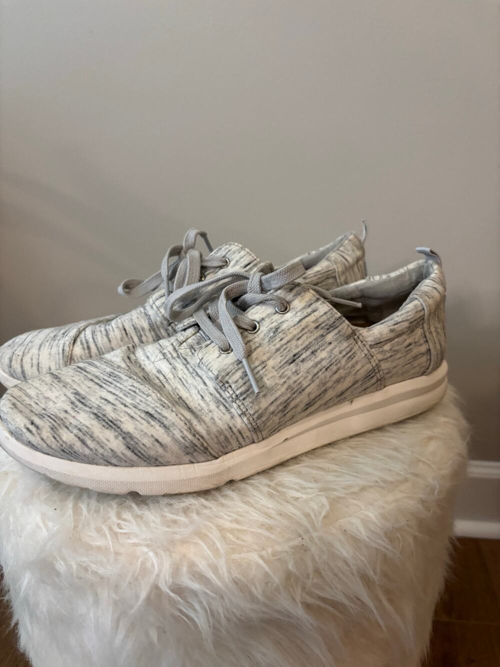 Gray and white Tom’s lace up sneakers women’s size 10